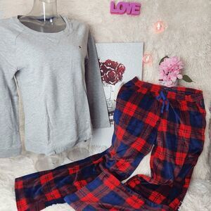 SMALL Tommy Hilfiger 2 piece plaid pajama gift set NWT